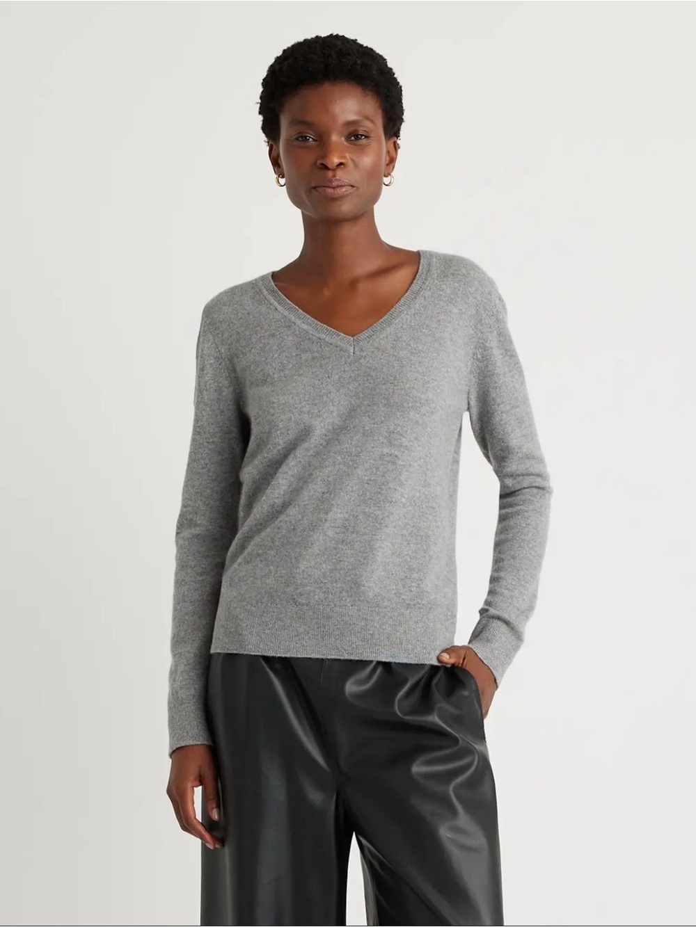 QUINCE Mongolian Cashmere V Neck Sweater